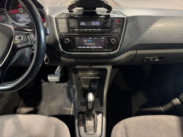 Volkswagen e-up! 2.0 electrique bluetooth clim garantie 12 mois occasion simplicicar narbonne simplicicar simplicibike france
