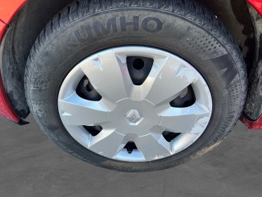 Renault clio iv business dci 90 energy eco2 business 90g occasion avignon (84) simplicicar simplicibike france