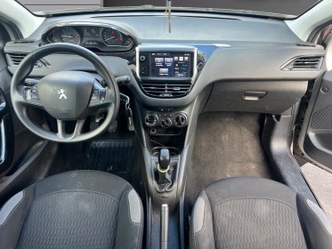 Peugeot 208 1.2 puretech 82ch bvm5 style, garantie 12 mois. occasion simplicicar villejuif  simplicicar simplicibike france