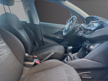 Peugeot 208 business r' 1.6 bluehdi 75 ss bvm5 business r' société régulateur faible consommation garantie 12 mois...