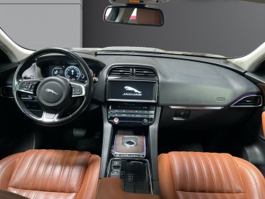 Jaguar f-pace 2.0 d - 180 ch awd bva8 portfolio - entretien complet constructeur - garantie 12 mois occasion simplicicar lyon...