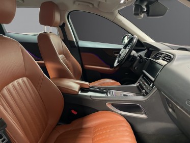 Jaguar f-pace 2.0 d - 180 ch awd bva8 portfolio - entretien complet constructeur - garantie 12 mois occasion simplicicar lyon...
