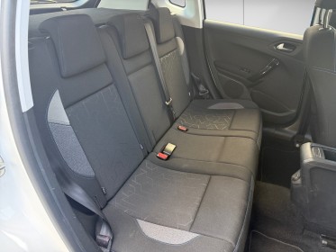 Peugeot 2008 82ch ss bvm5 signature - garantie 12 mois - courroie changer - radar ar - occasion paris 17ème (75)(porte...