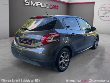 Peugeot 208 1.2 vti 82ch bvm5 style - climatisation - courroie de distribution neuve occasion champigny-sur-marne (94)...