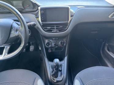 Peugeot 208 1.2 vti 82ch bvm5 style - climatisation - courroie de distribution neuve occasion champigny-sur-marne (94)...