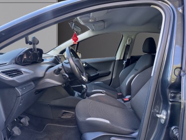 Peugeot 208 1.2 vti 82ch bvm5 style - climatisation - courroie de distribution neuve occasion champigny-sur-marne (94)...