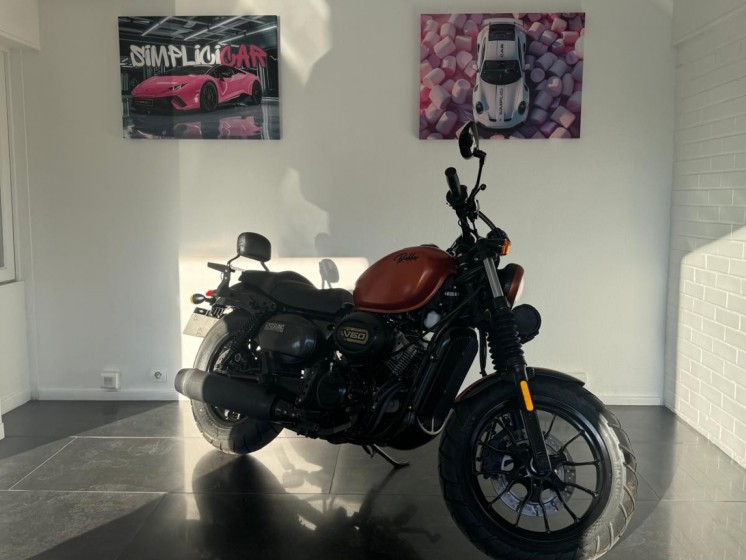 Hyosung bobber  125 gv-s 1ere main/   full entretien / mono selle  selle double  bache / jeunes permis a1 occasion...