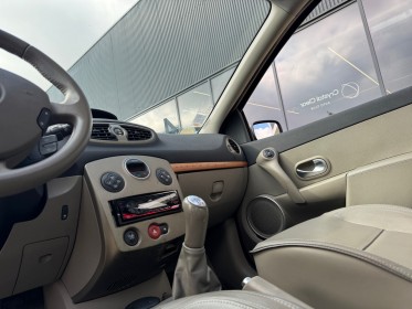 Renault clio iii initiale 1.6 16v 110 toit ouvrant - keyless go - regulateur/limiteur - radar de recul - suivi complet...