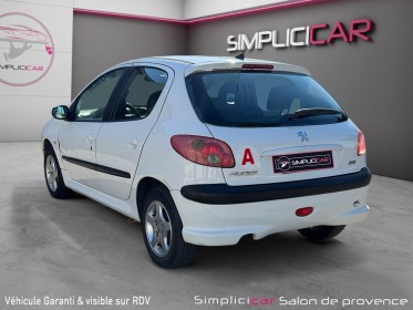 Peugeot 206 1.4i/75cv/climatisation/radio/entretien à jour/garantie occasion simplicicar salon de provence simplicicar...