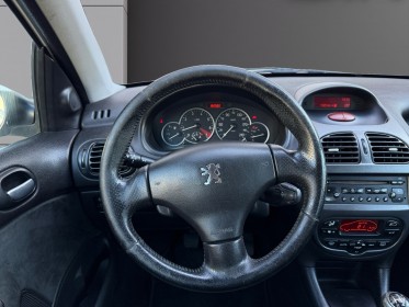 Peugeot 206 1.4i/75cv/climatisation/radio/entretien à jour/garantie occasion simplicicar salon de provence simplicicar...