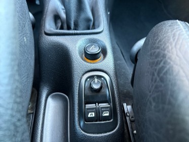 Peugeot 206 1.4i/75cv/climatisation/radio/entretien à jour/garantie occasion simplicicar salon de provence simplicicar...