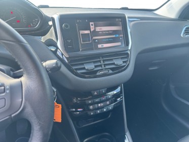 Peugeot 208 allure vti 90 ch bvm5 radar de recul occasion simplicicar orgeval  simplicicar simplicibike france