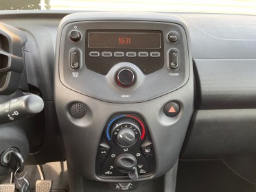 Toyota aygo 1.0 vvt-i x-red - carbone - faible km - moteur à chaîne occasion simplicicar compiegne simplicicar simplicibike...