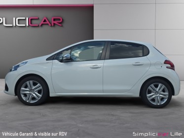Peugeot 208 1.2 puretech 82ch bvm5 style//garantie 12 mois// occasion simplicicar lille  simplicicar simplicibike france