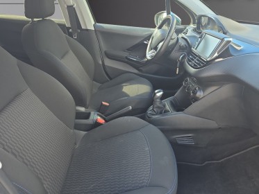 Peugeot 208 1.2 puretech 82ch bvm5 style//garantie 12 mois// occasion simplicicar lille  simplicicar simplicibike france