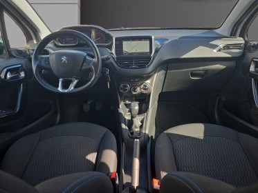 Peugeot 208 1.2 puretech 82ch bvm5 style//garantie 12 mois// occasion simplicicar lille  simplicicar simplicibike france