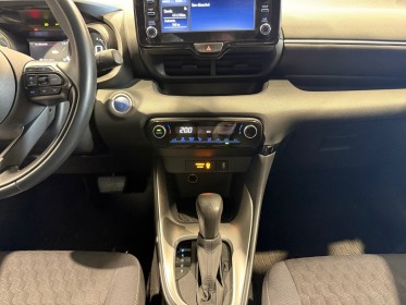 Toyota yaris hybride affaires my22 116h dynamic business  carplay camera de recul garantie 12 mois occasion simplicicar...