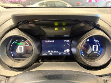Toyota yaris hybride affaires my22 116h dynamic business  carplay camera de recul garantie 12 mois occasion simplicicar...
