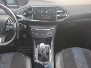 Peugeot 308 affaire bluehdi 130 ss bvm6 premium pack distri vidange ok occasion avignon (84) simplicicar simplicibike france