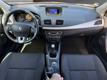 Renault megane iii berline dci 110, toit ouvrant, régulateur/limiteur, gps, commande au volant occasion scl 56 - simplicicar...