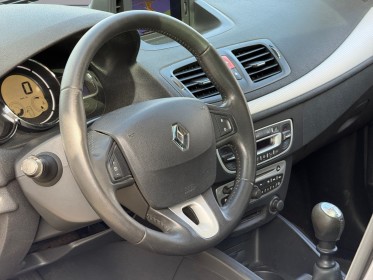 Renault megane iii berline dci 110, toit ouvrant, régulateur/limiteur, gps, commande au volant occasion scl 56 - simplicicar...