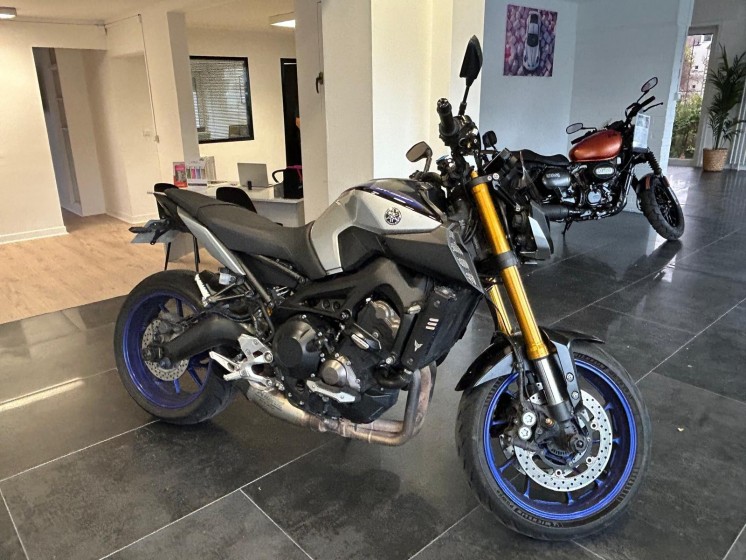 Yamaha mt 09  sp ligne akrapovic/ full entretien yamaha occasion simplicicar orgeval  simplicicar simplicibike france Yamaha mt 09  sp ligne akrapovic/ full entretien yamaha occasion simplicicar orgeval  simplicicar simplicibike france