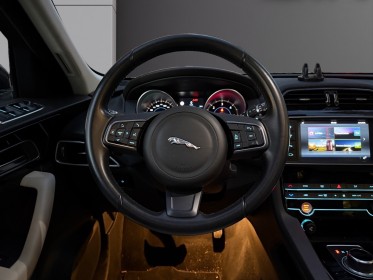 Jaguar f-pace 2.0 d 16v awd 180 cv garantie 12 mois occasion paris 17ème (75)(porte maillot) simplicicar simplicibike france