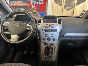 Opel zafira 1.7 cdti - 110 ch fap ecoflex cosmo pack / 1er main /7 places / distri ok a 180000 km. occasion avignon (84)...