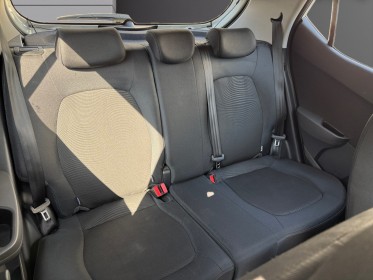 Hyundai i10 1.0 66 bvm5 initia garantie 12 mois occasion simplicicar le mans simplicicar simplicibike france