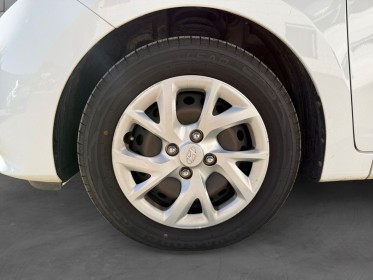 Hyundai i10 1.0 66 bvm5 initia garantie 12 mois occasion simplicicar le mans simplicicar simplicibike france