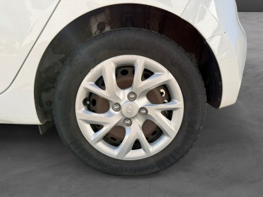 Hyundai i10 1.0 66 bvm5 initia garantie 12 mois occasion simplicicar le mans simplicicar simplicibike france