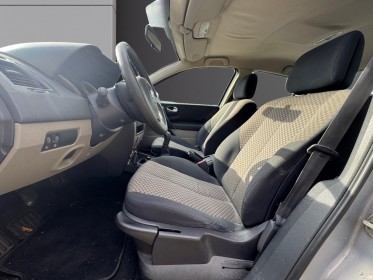 Renault megane ii 1.6 115cv 16v confort authentique occasion osny simplicicar simplicibike france