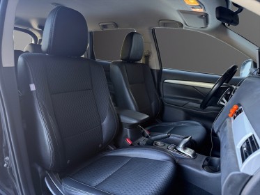 Mitsubishi outlander 2.0l 4wd phev instyle hybride rechargeable mode 4x4 attelage carplay 4 pneus neufs garantie 12 mois...