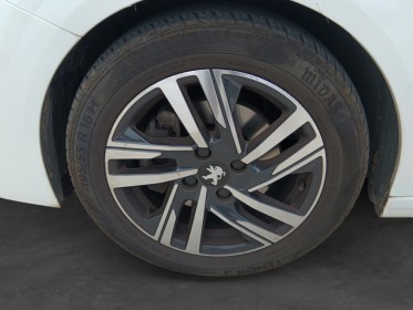 Peugeot 208 1.2 puretech 100ch ss bvm6  finition active pack / line assist / caméra de recul occasion réunion ville st...