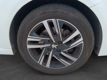 Peugeot 208 1.2 puretech 100ch ss bvm6  finition active pack / line assist / caméra de recul occasion réunion ville st...