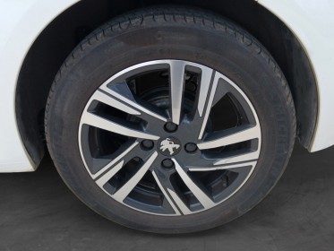 Peugeot 208 1.2 puretech 100ch ss bvm6  finition active pack / line assist / caméra de recul occasion réunion ville st...