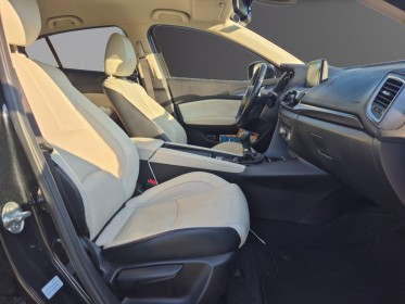 Mazda mazda3 2017 .2l skyactiv-d 150 ch selection garantie 12 mois carnet entretiens mazda occasion simplicicar royan...