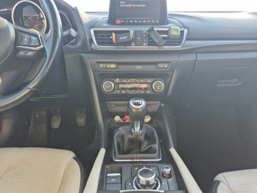 Mazda mazda3 2017 .2l skyactiv-d 150 ch selection garantie 12 mois carnet entretiens mazda occasion simplicicar royan...