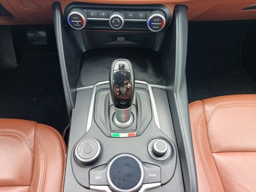 Alfa romeo giulia 2.2l 136 super bva - garantie 12 mois - superbe configuration occasion scl 56 - simplicicar vannes...