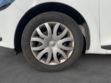 Renault clio iv dci 75ch 5 places - entretiens renault - distribution faite - garantie 12 mois occasion simplicicar salon de...