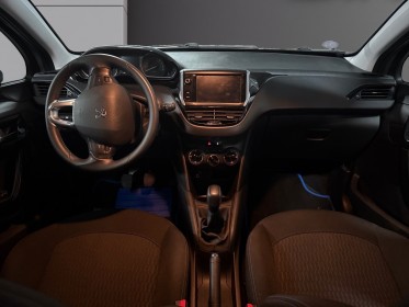 Peugeot 208 puretech 82ch ss bvm5 signature garantie 12 mois occasion simplicicar meximieux simplicicar simplicibike france
