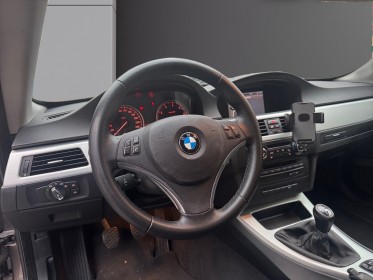 Bmw serie 3 e90 lci 318i 143 ch confort/entretien a jour/garantie 12 mois occasion paris 17ème (75)(porte maillot)...
