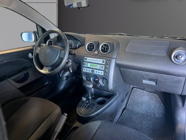 Ford fiesta 1.6i ghia automatique 39900kms garantie 12 mois occasion simplicicar bordeaux  simplicicar simplicibike france