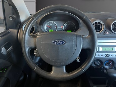 Ford fiesta 1.6i ghia automatique 39900kms garantie 12 mois occasion simplicicar bordeaux  simplicicar simplicibike france