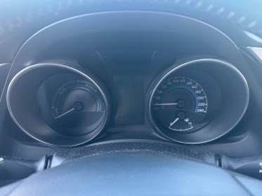Toyota auris hybride 136h dynamic garantie 12 mois occasion montpellier (34) simplicicar simplicibike france