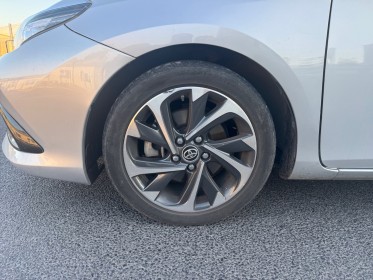 Toyota auris hybride 136h dynamic garantie 12 mois occasion montpellier (34) simplicicar simplicibike france