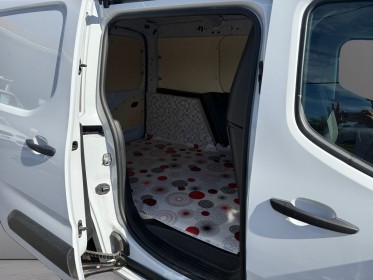 Peugeot partner fourgon standard 650 kg bluehdi 100 pro apple car play radars de recul attelage garantie 12 mois occasion...