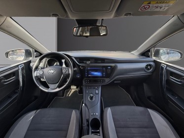 Toyota auris my17 hybride 136h collection/garantie 12 mois/ suivi complet occasion montreuil (porte de vincennes)(75)...