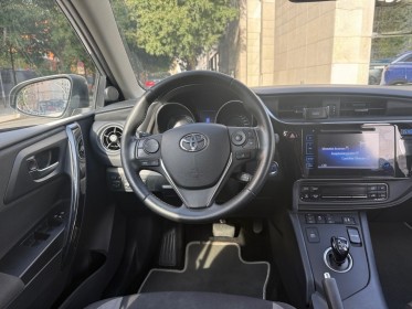 Toyota auris my17 hybride 136h collection/garantie 12 mois/ suivi complet occasion montreuil (porte de vincennes)(75)...