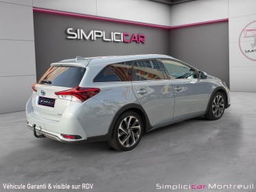Toyota auris my17 hybride 136h collection/garantie 12 mois/ suivi complet occasion montreuil (porte de vincennes)(75)...